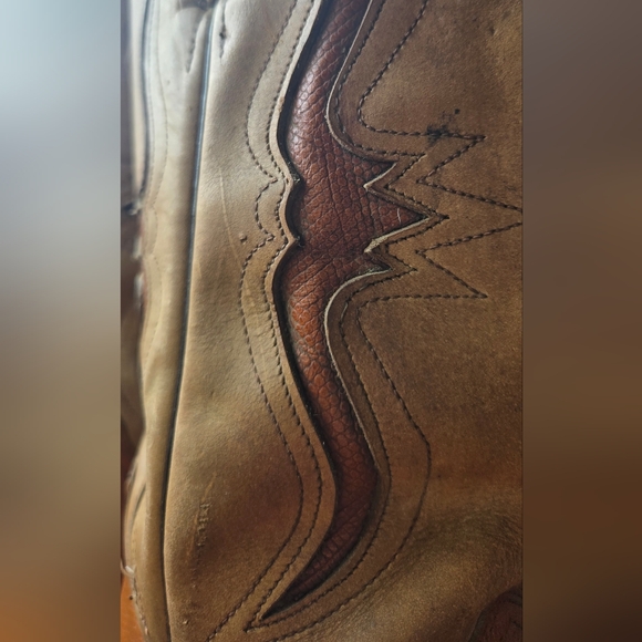 Vintage Frye Cowboy boots size 9B - Picture 11 of 15